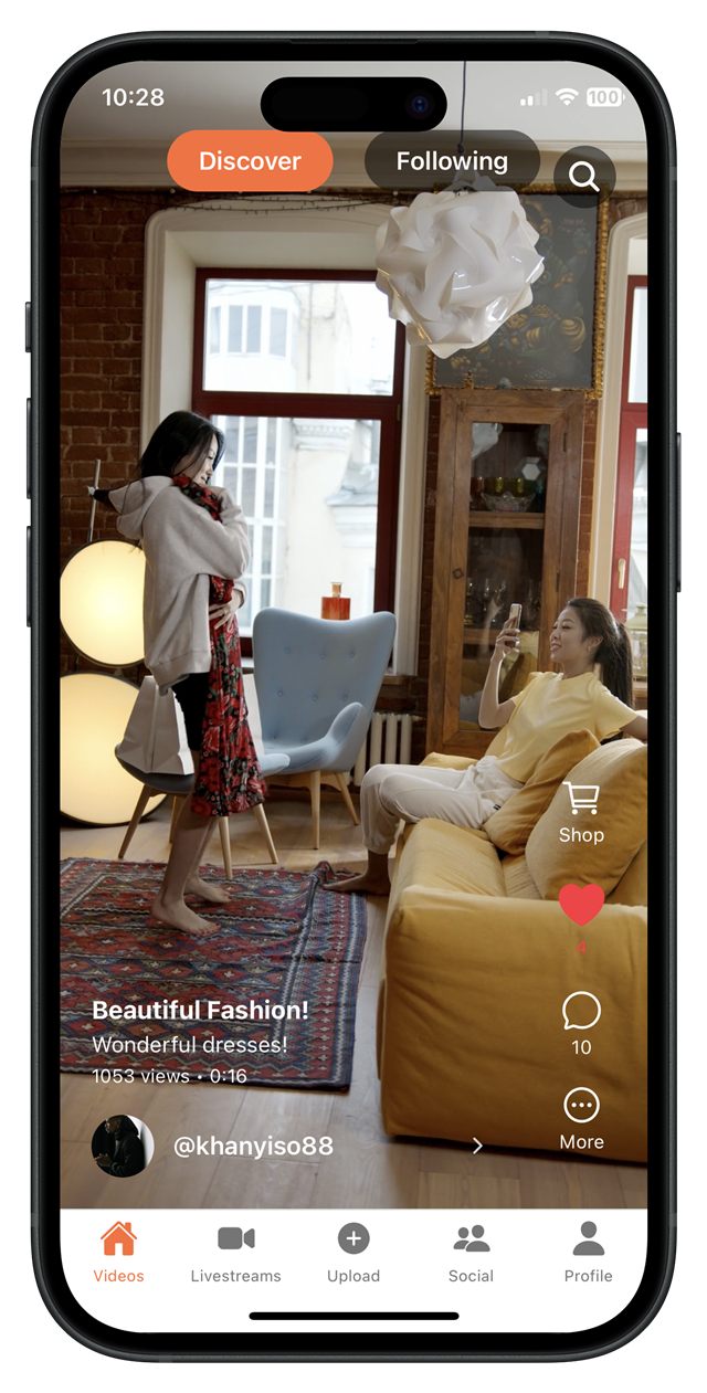 SeeShop app showing a live shopping stream